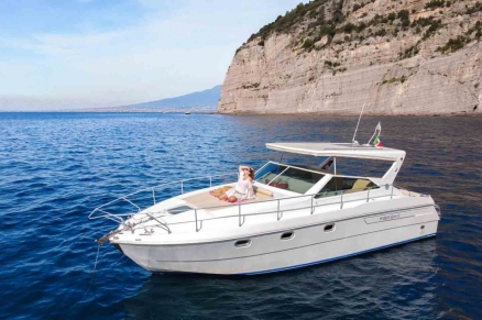 private yacht hire sorrento