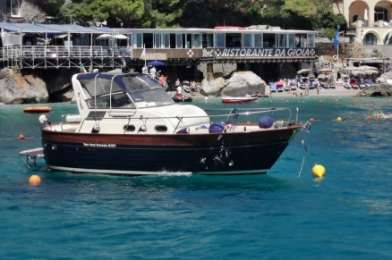 private yacht hire sorrento